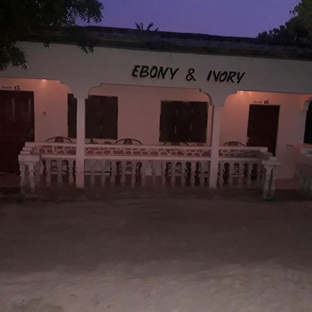 Ebony & Ivory Beach Bungalows Nungwi Dış mekan fotoğraf