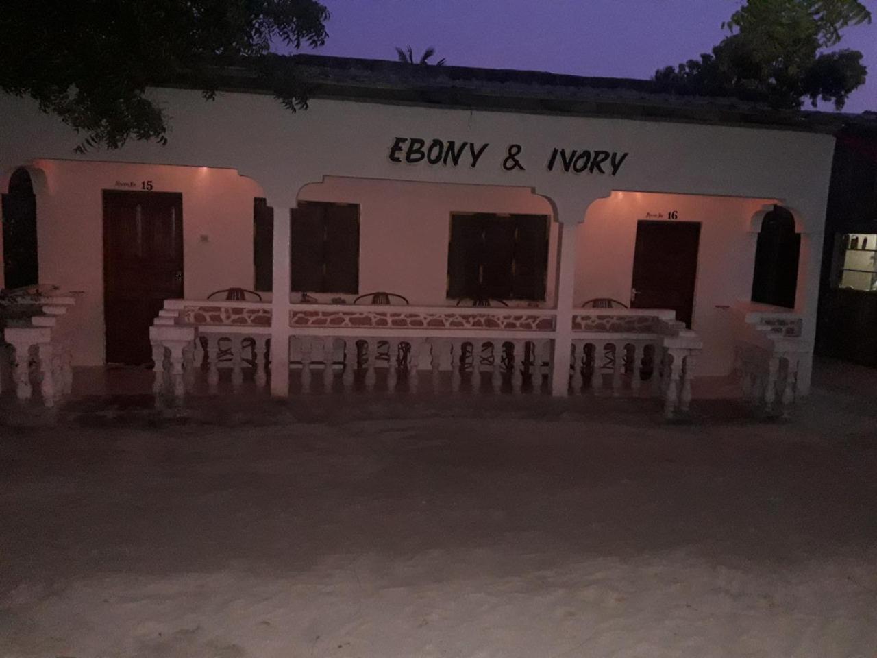 Ebony & Ivory Beach Bungalows Nungwi Dış mekan fotoğraf